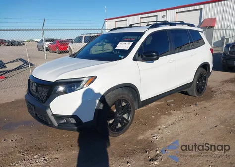 2021 Honda Passport Awd Sport z USA, uszkodzony, nr VIN 5FNYF8H23MB038660